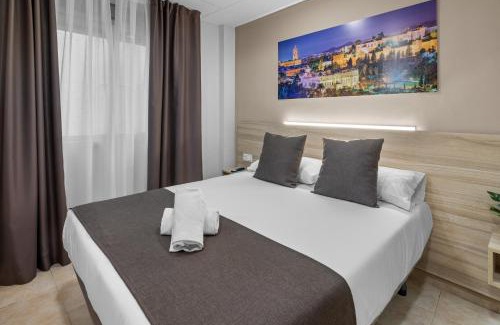 Cruz de Humilladero House | Pet-Friendly Stay at Vas Málaga Ciudad with Family Amenities