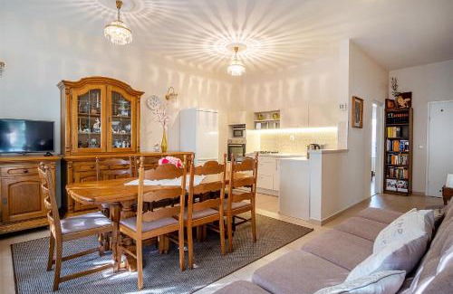 Siofok Aranypart Apartment | Family-Friendly Stay at Vas Villa with 9.4/10 Rating