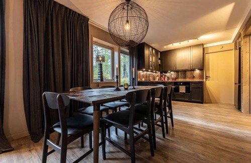 Salen House | Vasabyn Fjällbacken - Ski-in/Ski-out Family Retreat