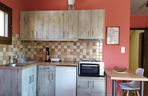 South Pelion Apartment | Cozy Vasileiou Studio Apartment for Family Getaways