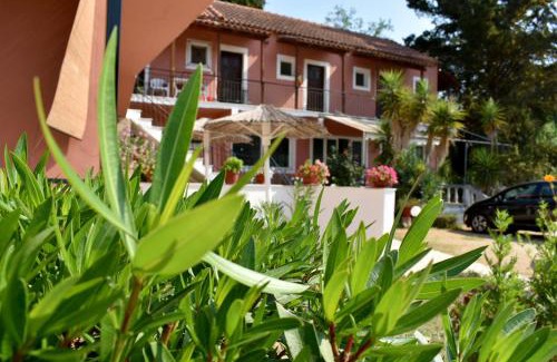 Notos Villa | Ocean View at Vassilis Studio's - Guest Rated 9/10