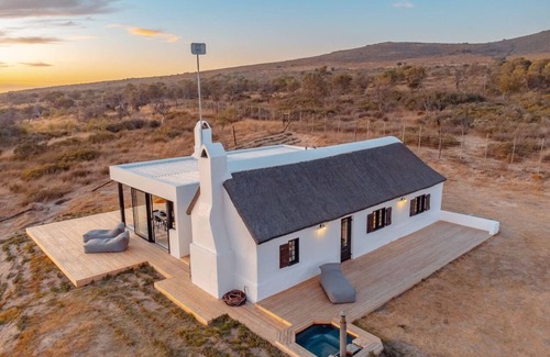 Yzerfontein Cottage | Experience Tranquil Open Spaces at Our Family-Friendly Hotel