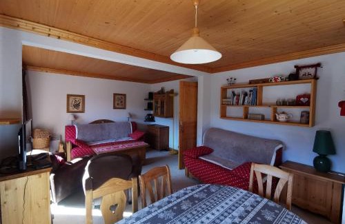 Les Allues Apartment | Spacious Mont Vallon View Apartment with Balcony & Parking