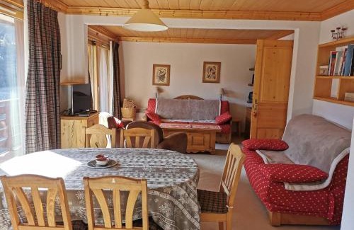 Les Allues Apartment | Spacious Mont Vallon View Apartment with Balcony & Parking