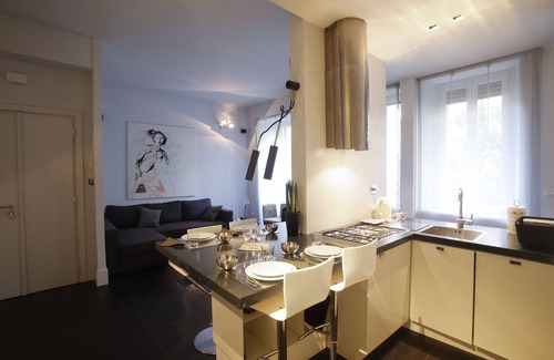 Vatican Apartment | Vatican Stylish Apartment with Wifi & Family-Friendly Amenities