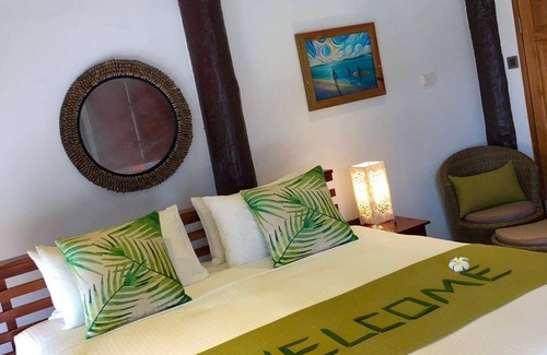 Malolo Island Bed & Breakfast | Discover VatuVonu: Ocean View Rooms with Spa & Pool Access