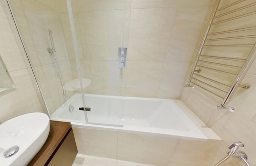 Pimlico Apartment | Modern 3BR Apartment in Vauxhall, London with Great Amenities