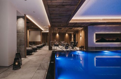 Ladis Hotel | Discover VAYA Ladis: Pet-Friendly Retreat with Pool & Spa