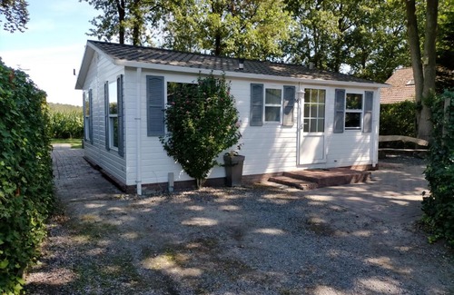 Oisterwijk Ski Chalet | Pet-Friendly Vazonics Valkenbosch in Oisterwijk