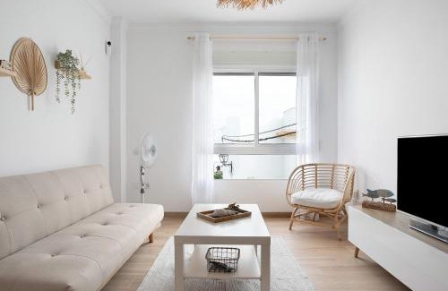 Barbate Apartment | Discover Family-Friendly Comfort at Vazquez Mella Barbate
