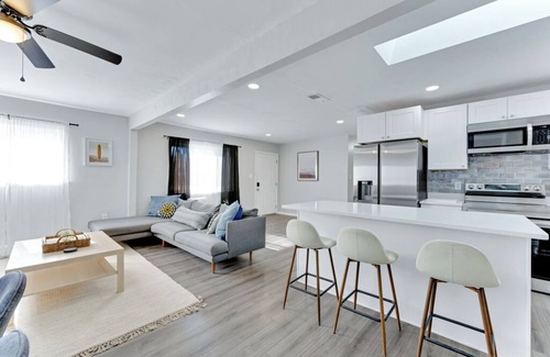 Northwest House | VB 3BR Home Ideal for Extended Beach Visits