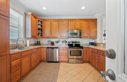 Sandbridge House | VB Paradise: Private Pool & Hot Tub with Ocean Views