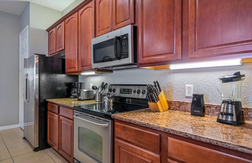 Florida Central Atlantic Coast Apartment | Prime Location VC11-405 - Steps from Major Attractions