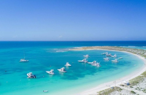 La Tortuga Boat Rental | Discover Isla La Tortuga: Family-Friendly Beach Camping Adventure