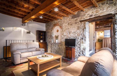 Torno Villa | Discover Vecchio Borgo: Family-Friendly Retreat Awaits