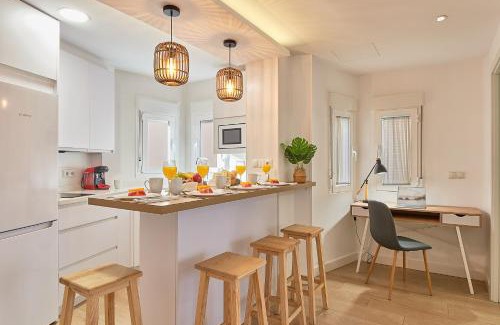 La Victoria Apartment | Pet-Friendly Escape at Vecino de Picasso - Rated 8.8/10