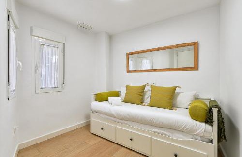 La Victoria Apartment | Pet-Friendly Escape at Vecino de Picasso - Rated 8.8/10