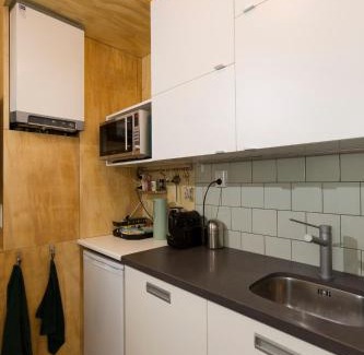 The Hague Center Apartment | VeenkadeBnB: Pet & Child Friendly with 9.2/10 Guest Rating