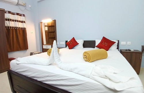 Gingee Hotel | Veera Residency
