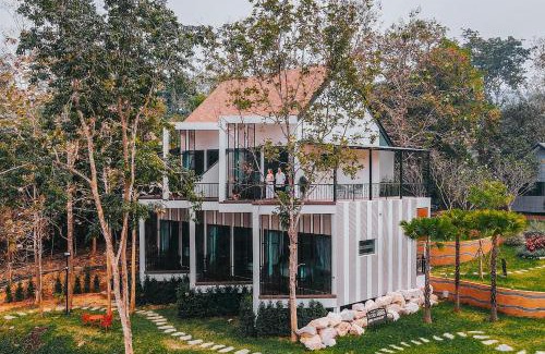 Sai Yok Resort | Discover VeeVaree Riverkwai Resort: 4-Star Family Retreat