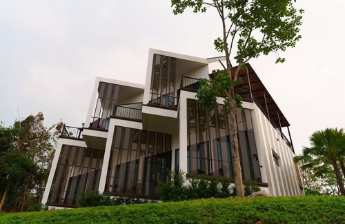 Sai Yok Hotel | Inviting VeeVaree Riverkwai Resort with Family-Friendly Amenities
