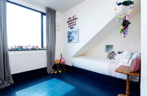 Brondesbury Park House | Discover Veeve - Kensal Rise Retreat for Family Getaways