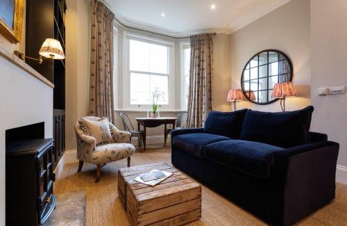 Addison Apartment | Veeve - Sinclair Sophistication: 5-Star Family Retreat