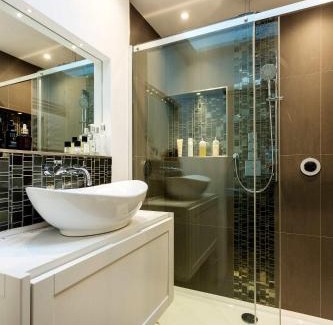 Bedford House | Discover Veeve - Southside Elegance for Family Stays