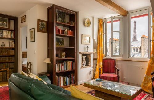 7th Arrondissement Apartment | 5-Star Veeve - Scenic Views to the Eighth Awaits You