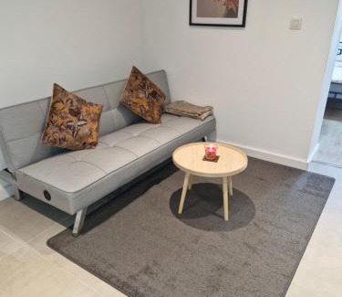 Veeweide Apartment | Discover Veeweyde: Family-Friendly with Great Reviews