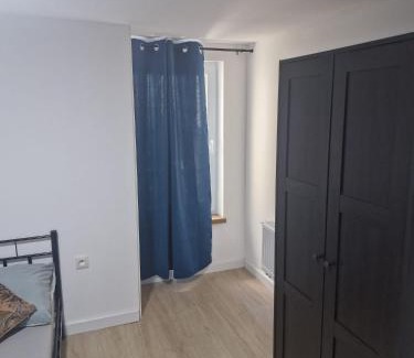 Veeweide Apartment | Discover Veeweyde: Family-Friendly with Great Reviews