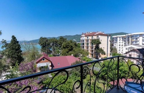 Gelendzhik House | Top-rated Vegas Guest House for Your Dream Stay