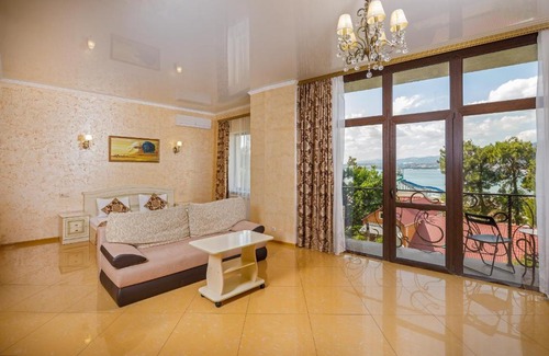 Gelendzhik House | Top-rated Vegas Guest House for Your Dream Stay