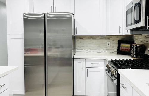 Whitney House | Relaxing Vegas Retreat with Private Hot Tub & Pool Access