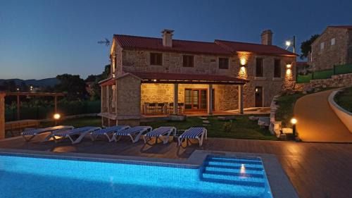 Cuntis House | Experience Veiga da Porta - Casa Rural with Ocean Views