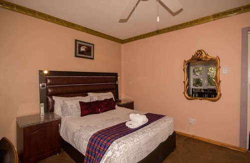 Port Elizabeth House | Cozy Vela Inn Unit 2 with Breakfast in Algoa Park