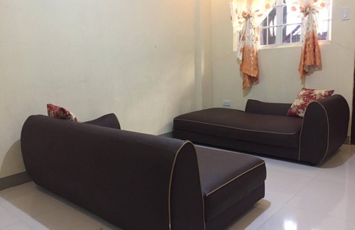 Baguio House | Cozy Velasquez Residences with Breakfast and Kitchen Access