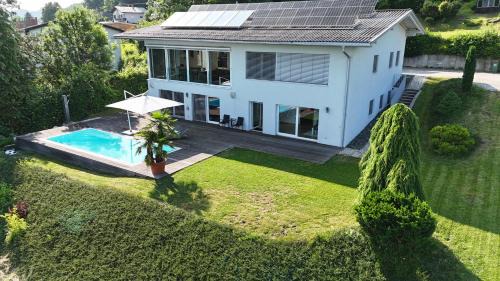 Velden am Worther See Apartment | Velden Panorama Retreat