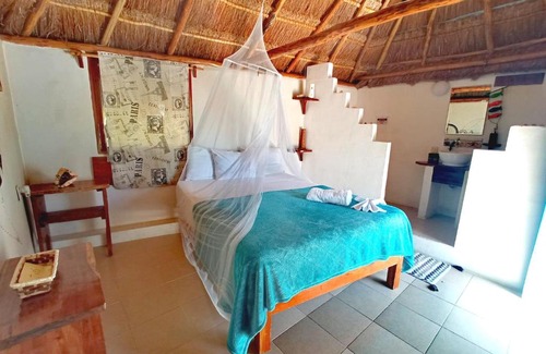 Bacalar Cabin | Relaxing Oceanfront Retreat at Veleando Ando Cabañas