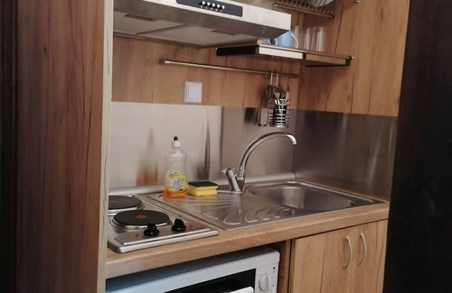 Toroni House | Cozy Velikis Apartments with Kitchen & Breakfast Amenities