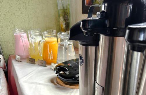 Vila Britania House | Discover Pousada Villa Paty - Family & Pet Friendly Stay