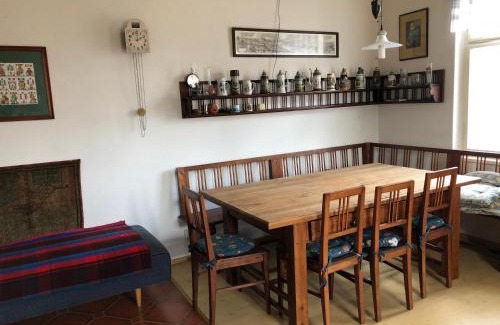 Veliny House | Pet-Friendly Veliny 120: Exceptional Stay for Families