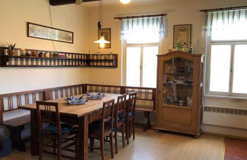 Veliny House | Pet-Friendly Veliny 120: Exceptional Stay for Families