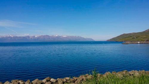 Grenivik Apartment | Gorgeous Vellir Grenivík: Oceanfront Home with Views