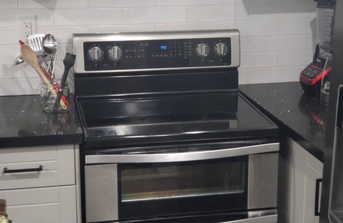Halton Regional Municipality Apartment | Velohome: Lovely 3-Bed, 2-Bath home close to Mattamy National Cycling Centre .