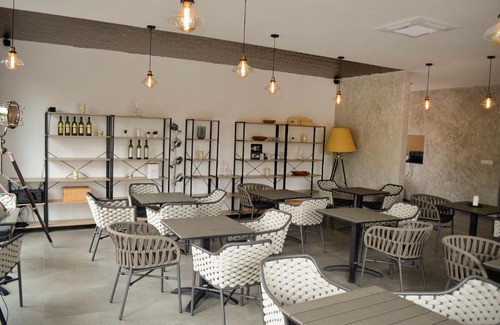 Valtice Hotel | Charming Veltlin Bed & Wine: Pet-Friendly Retreat, 9.3/10