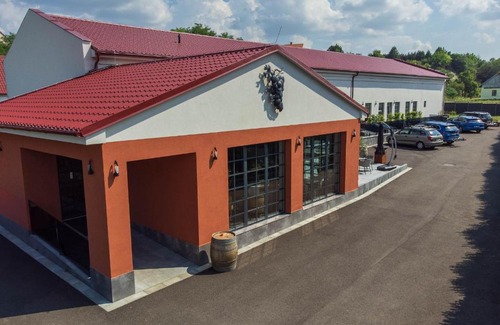 Valtice Hotel | Charming Veltlin Bed & Wine: Pet-Friendly Retreat, 9.3/10