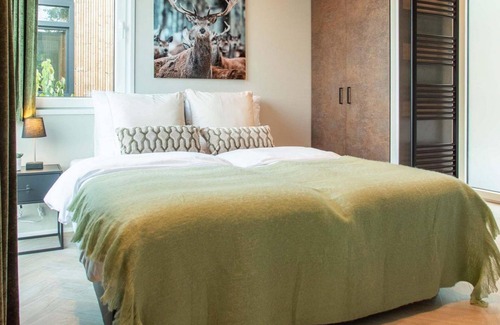 Garderen Ski Chalet | Relaxing Veluwe Hoeve for 4 with Private Sauna & Spa