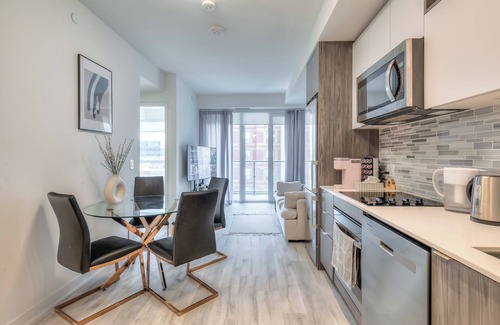 St. Lawrence Apartment | Velvet Stay