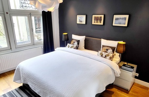 Red Light District House | Velvetamsterdam: Family-Friendly Stay with Breakfast Included